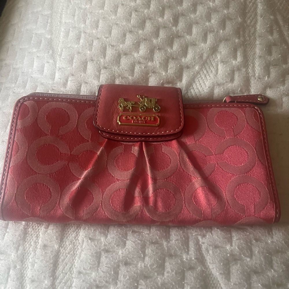 Coach wallet in pink
